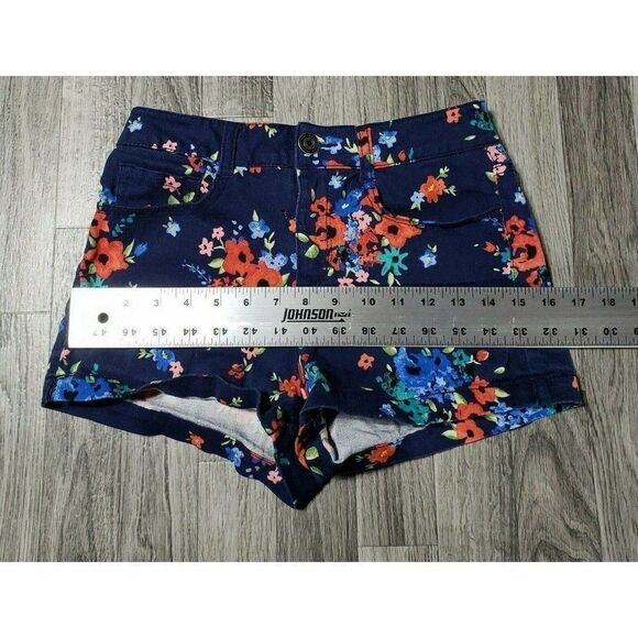 (3/$27) SO Multicolored Floral Shorts Size 7 - Picture 10 of 10